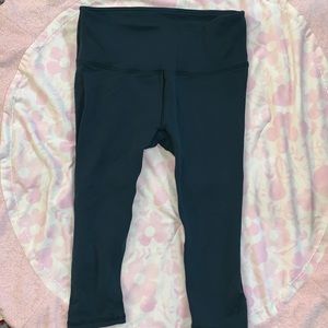 Lululemon Wunder Under Crop size 8